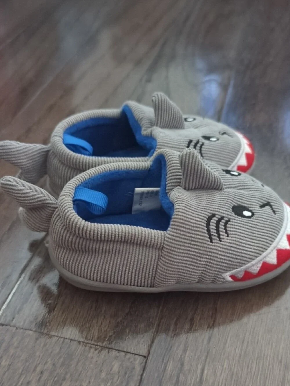 Toddler Slippers Shark size 5